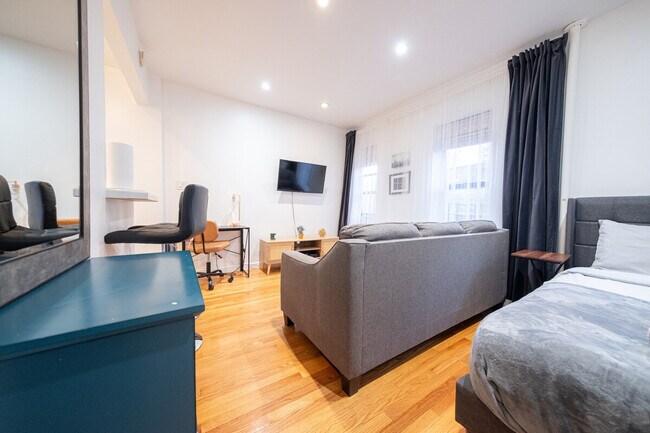 317 E 75th St unit ID1032012P, New York, NY 10021 - photo 4