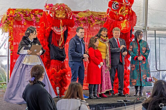 MAM's LNY Celebration offers a unique experience: witness stunning acrobatics, traditional dances, & shop unique vendors.