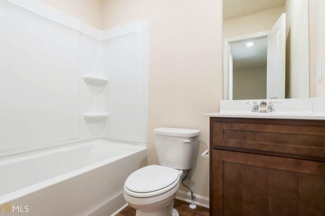 913 Highwood Ln, East Point, GA 30344 - photo 7