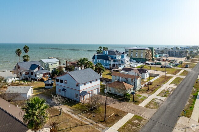 Waterfront properties can be purchased one both the Gulf Coast or the Bay in Rockport.