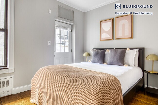 209 E 25th St unit FL3-ID826, New York, NY 10010 - photo 7