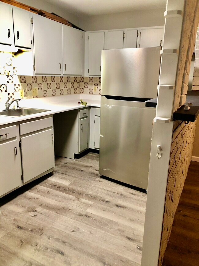 9 Strawberry Bank Rd unit 19, Nashua, NH 03062 - photo 6