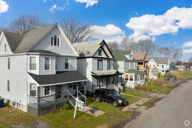 Many colonial-style homes can be found throughout the Brighton neighborhood.