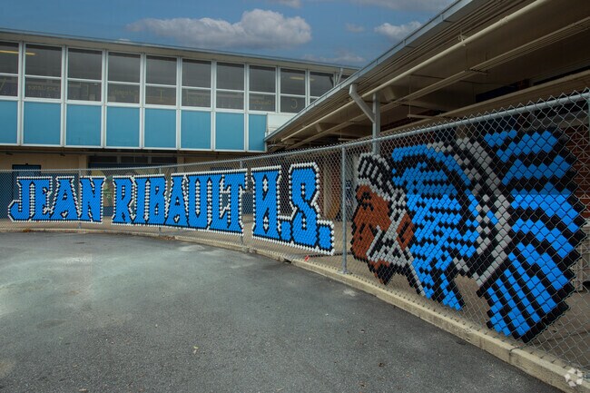 Jean Ribault High School has tons of school spirit.
