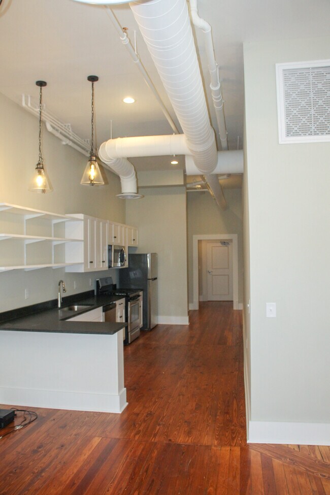 596 Cherry St Unit 202, Macon, GA 31201