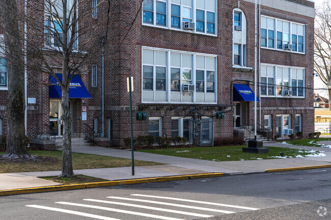 The class size of the Columbus School is 104 students large.