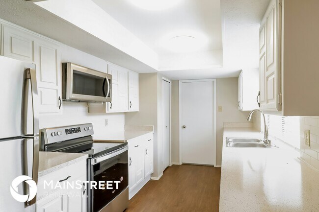 7254 Cloverglen Dr, Dallas, TX 75249 - photo 6