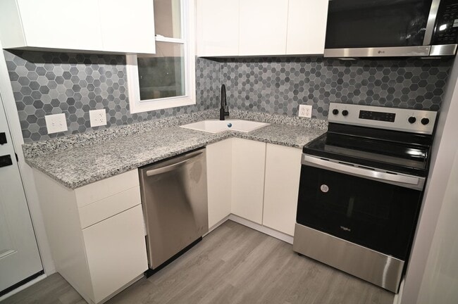 2544 Druid Hill Ave, Baltimore, MD 21217 - photo 3