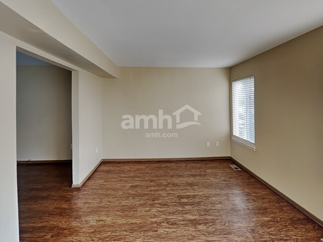 21261 W Creston Ct, Plainfield, IL 60544 - photo 5