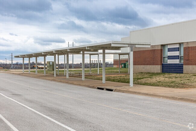 J.O. Kelly Middle School is part of the Springdale School District.