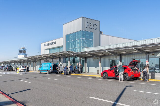 Hermiston residents can use the Tricities airport thats only about an hour drive away.