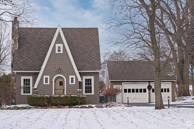 A historic Tudor style cottage in Mason.