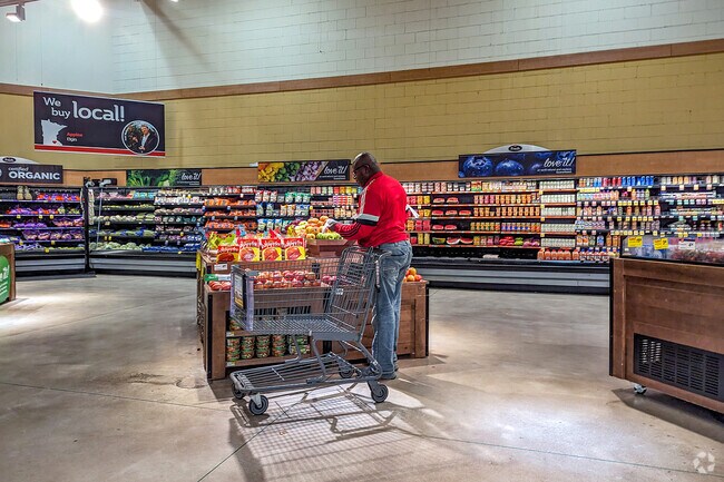 Brooklyn Park residents can shop Cub Foods for all their grocery needs.