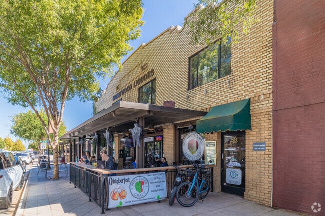 The City of Brentwood has a array of dining options.