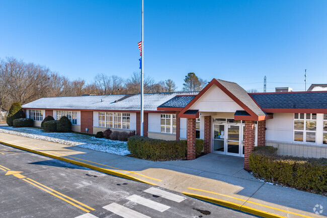The Entry at Country Dale Elementary School.