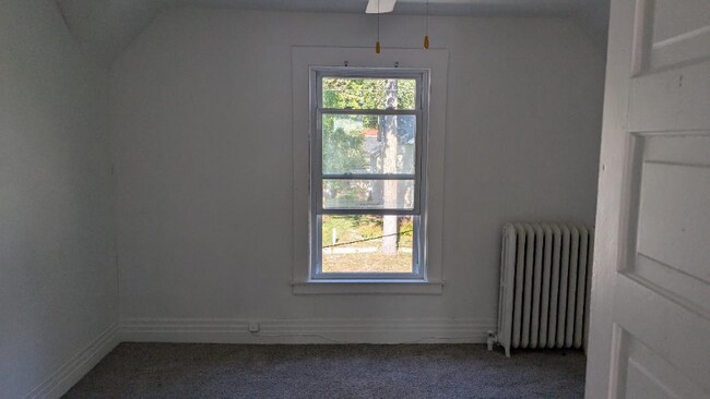 1021 Ames St unit . 2, Saginaw, MI 48602 - photo 5