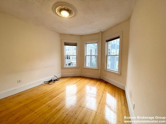 17 Sachem St unit 2, Roxbury Crossing, MA 02120 - photo 5