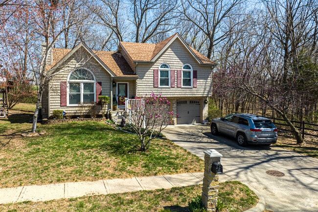 A raised ranch home in Barry Harbour.