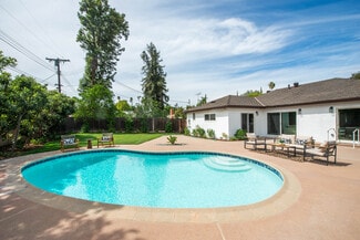 22330 Mobile St, Woodland Hills, CA 91303