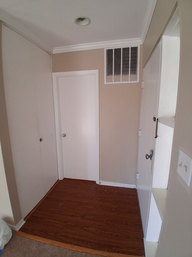 5 Stonehenge Cir unit 9, Pikesville, MD 21208 - photo 5