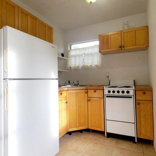 4949 Belvedere Rd, Haverhill, FL 33415 - photo 5