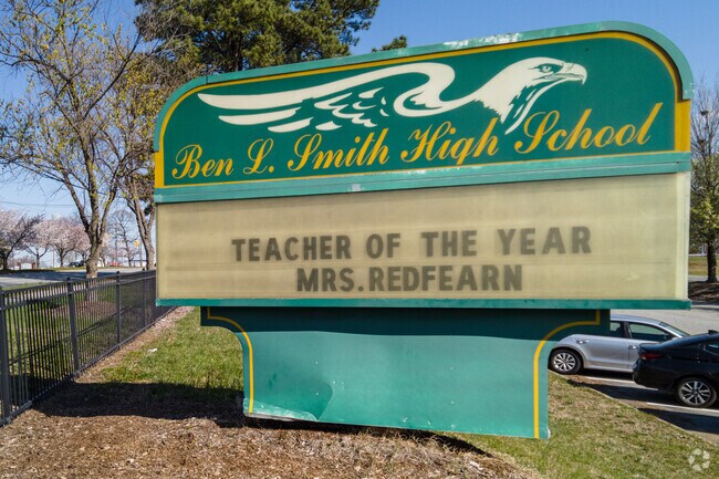 School signage for Ben L. Smith high school.
