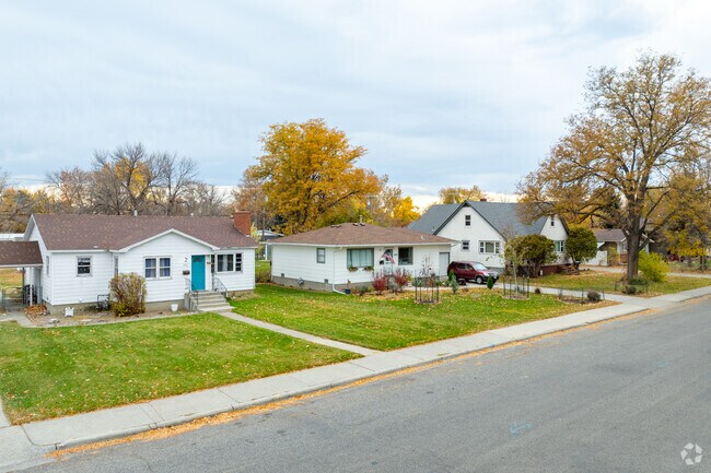 Most Highlands homes sit on lots of a quarter acre or less.