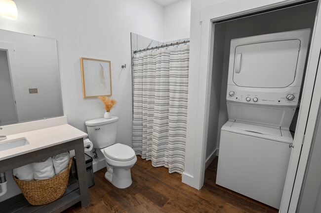 Bathroom/Washer/Dryer - Pics are of a model. Actual unit may vary slightly.