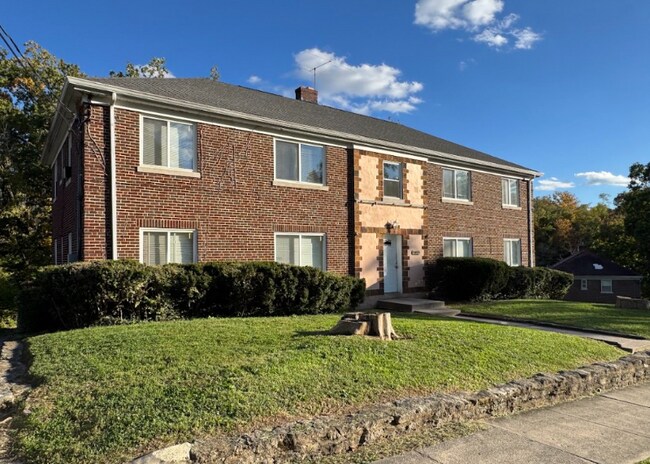 3126 Bracken Woods Ln unit 3, Cincinnati, OH 45211 - photo 2