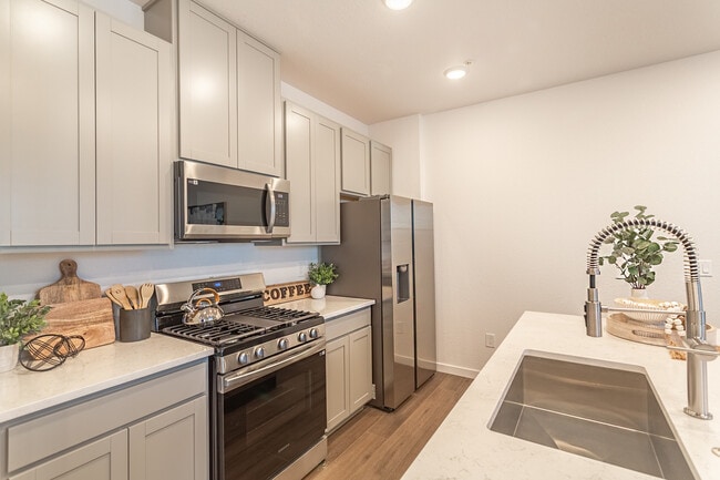 3404 Berg Point unit 36477834, Colorado Springs, CO 80907 - photo 6