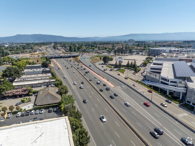 The 880 connects to every highway in San Jose.