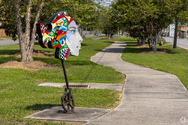 Bissonet Plaza boasts several sculptures along the neutral ground of Power Blvd.