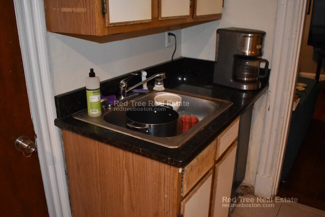 21 Pratt St unit 1, Allston, MA 02134 - photo 4