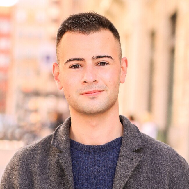 Agent Photo