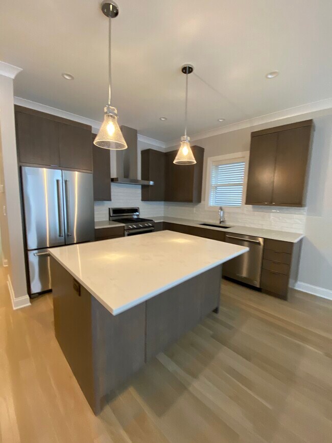 3229 N Kenmore Ave unit 2, Chicago, IL 60657 - photo 7