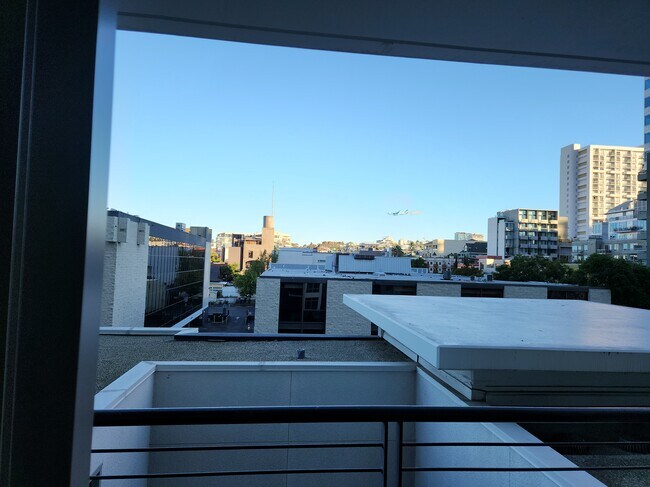 Acqua Vista Condominiums unit 517, San Diego, CA 92101 - photo 2