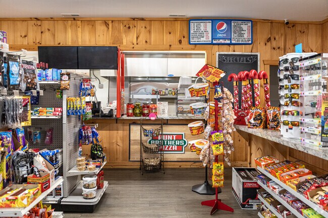 Nanjemoy Country Store & Bar serves freshly made meals and pizza.