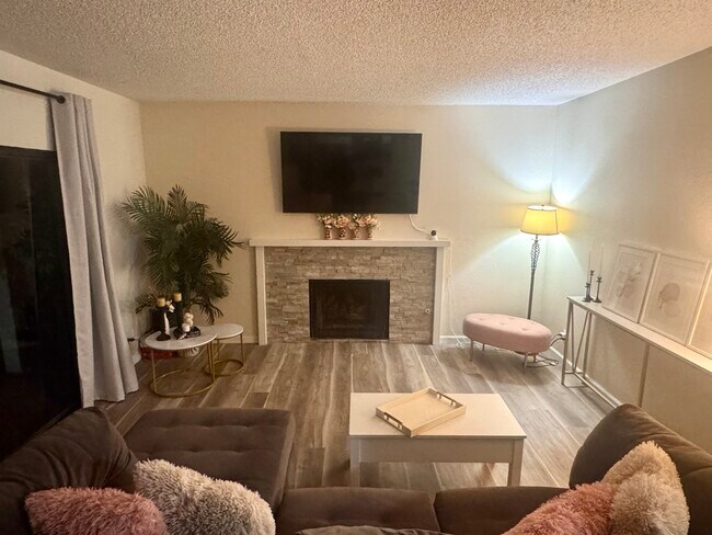 21071 Gary Dr unit PRIMARY BEDROOM, Castro Valley, CA 94546 - photo 2