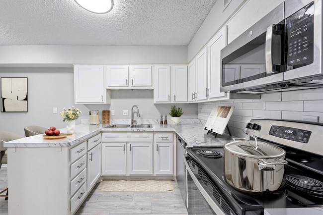 Elliot Roswell Apartments