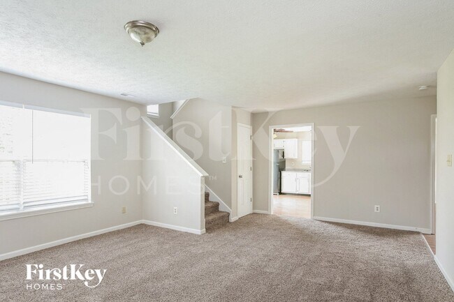 6312 Hazelhatch Dr, Indianapolis, IN 46268 - photo 3