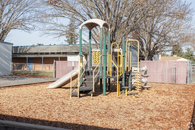 Mark Twain Elementary serves students in grades K-6.