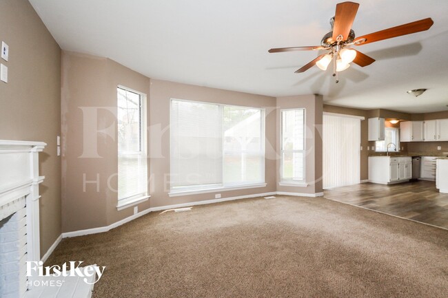 3081 Willow Creek Estates Ct, Florissant, MO 63031 - photo 4