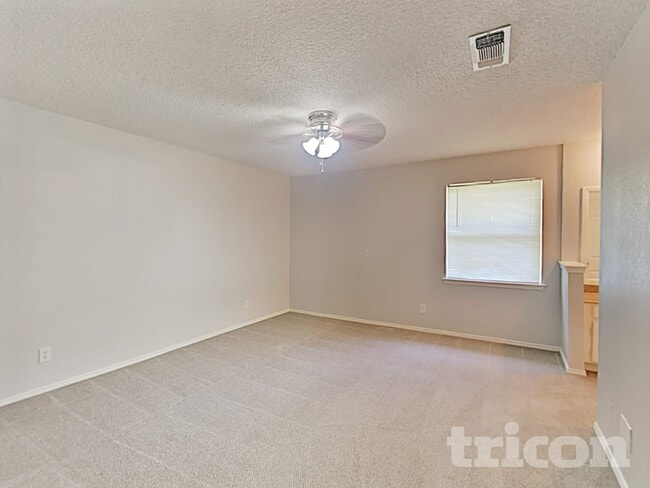 537 Greenway Dr, Saginaw, TX 76179 - photo 7