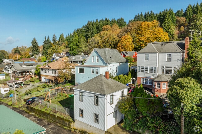 Home prices in Chehalis range from $110,000 to $860,000, offering options for many buyers.