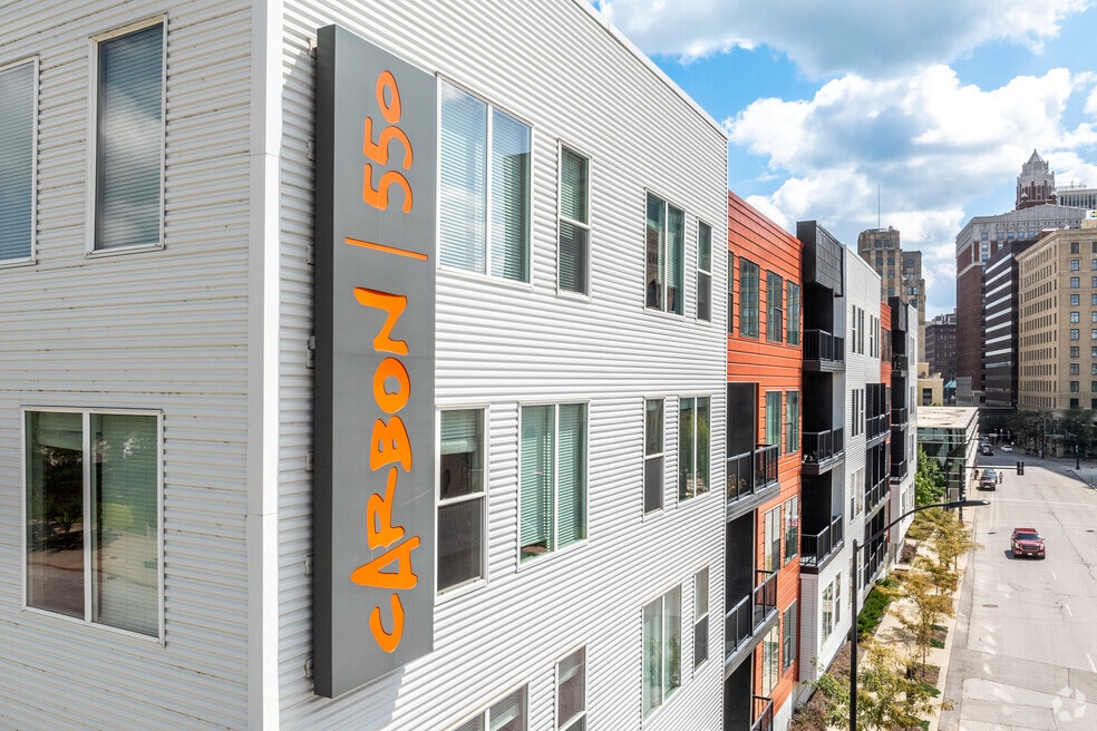 Carbon 550, Des Moines, IA 50309 - photo 1