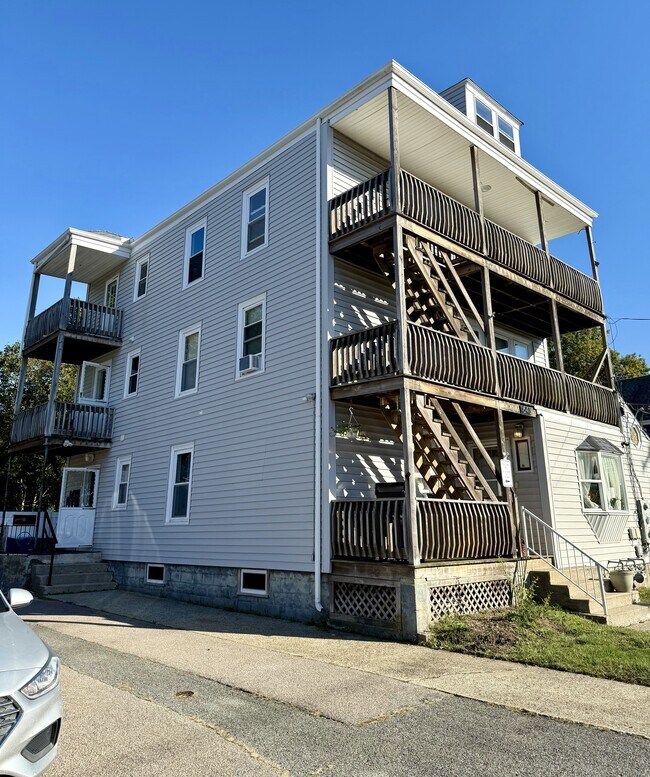 643 Rathbun St Unit 643 Rathbun St #3, Blackstone, MA 01504
