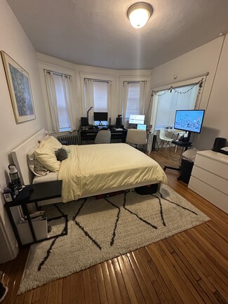 69 Park Dr, Boston, MA 02215