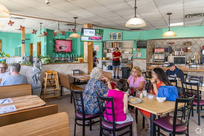 Rosie’s Diner brings retro energy and small-town comfort to Netcong with its turquoise walls, casual booths, and a cheerful buzz that starts every morning right.