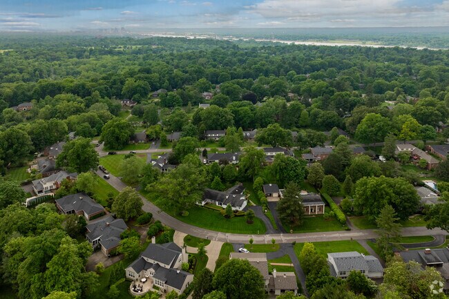 Riverwood is 7 miles from downtown Louisville for an easy commute.