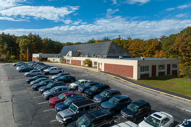 Hollis Upper Elementary is located in the Hollis neighborhood.